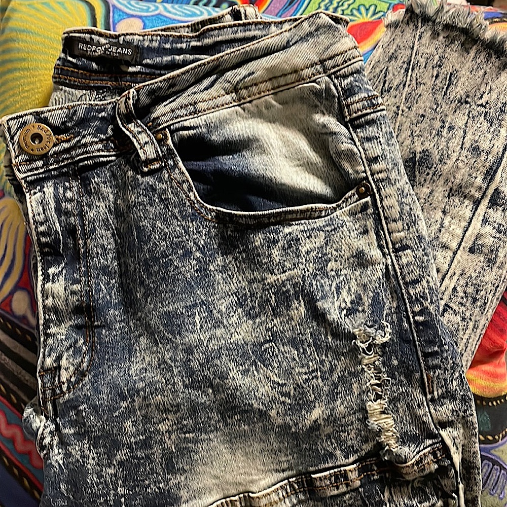 Gently Used! Still in great condition acid blue wash *Redfox* jeans.